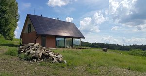 ESTAV.cz - Český soběstačný dům využívá na maximum výhledy do krajiny a energii ze slunce. Vyzkoušeli jsme ho!